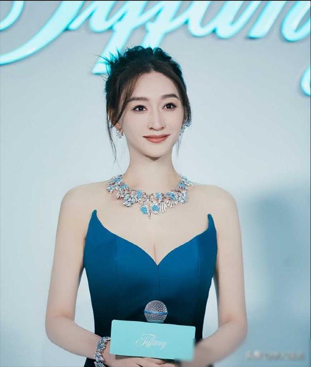 许晴的臀、殷桃的腰、梅婷的腿,这些中年女星性感起来真要命