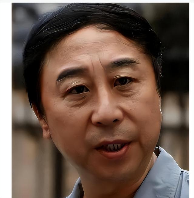 乱了、乱了,相声圈彻底乱了,曲协主席冯巩被批,说他还不如姜昆