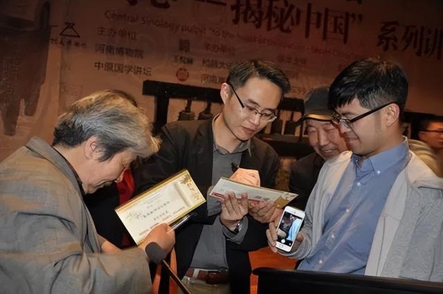 曾是“国手级辩手”,今遭人唾骂,大学教授沦为花花公子终毁前程