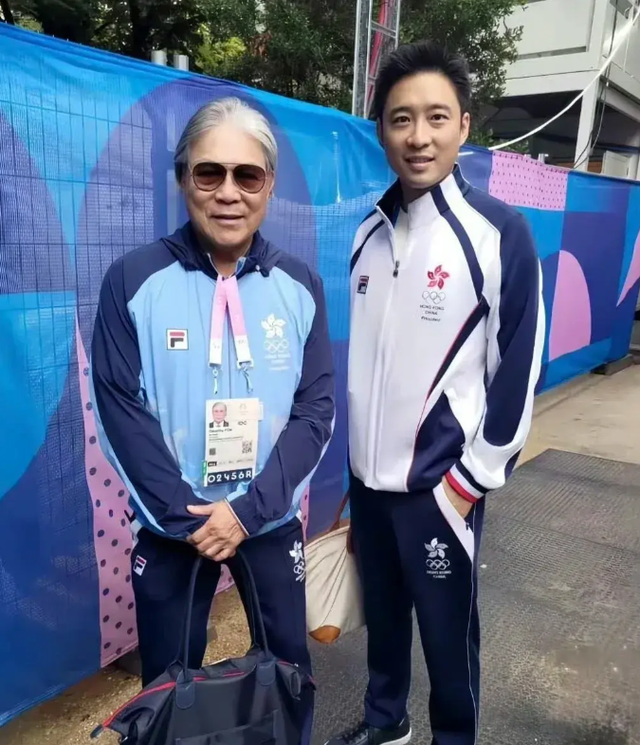 郭晶晶|巴黎偶遇霍家天团！网友：这是《豪门家族的日常》真人秀现场吗？