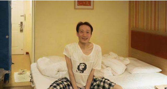 48岁“巨婴”郭冷:除了跳舞,连衣服也不会洗,年入百万无人敢嫁