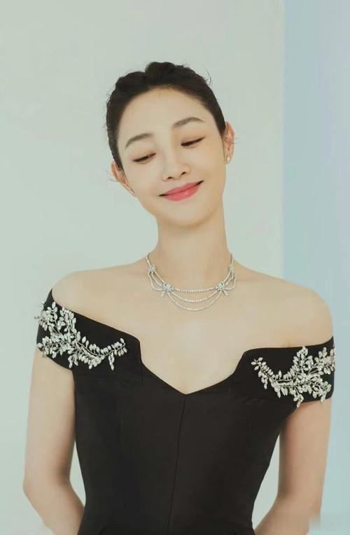 白百何和新老公张思麟出行，二胎儿子已5岁，前妻是张继科现女友