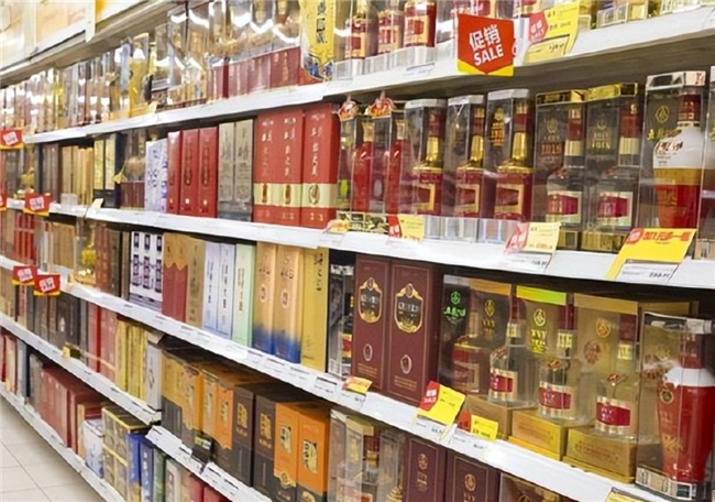 4款超市“低调白酒”,价格便宜却都是纯粮酿造,懂行的整箱搬
