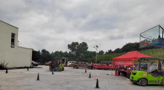 威宁羊街镇:“春风”送岗促就业 精准服务暖人心