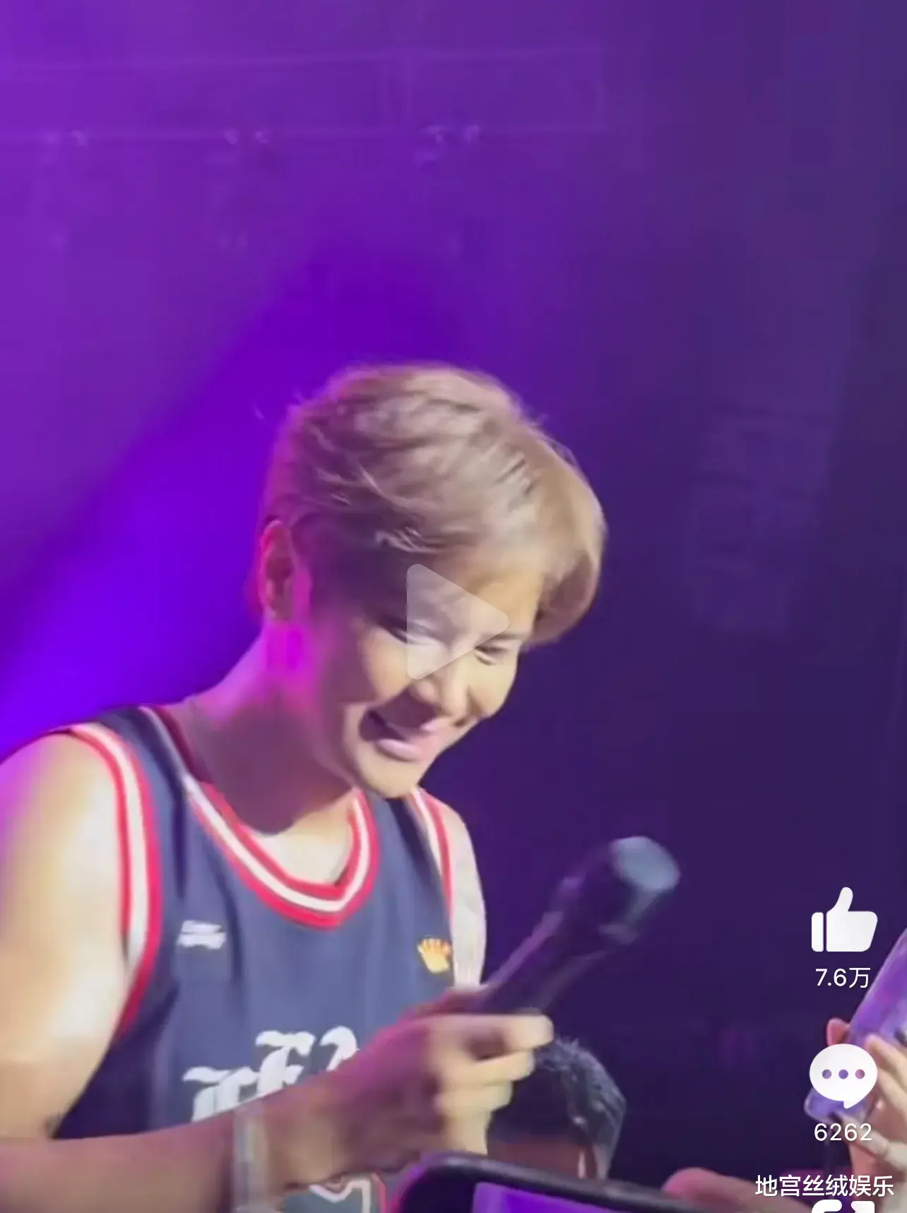 罗志祥整容了?面部僵硬脸肿不自然,发面像蜡像,拍照自证被嘲丑