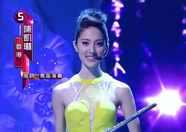 港剧男黄智贤57岁生日！无儿无女认郑嘉颖三子做干儿，全是高颜值