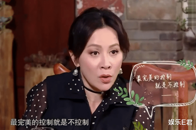 梁朝伟香港中环被捕获,打扮低调难掩星味,网友:老了还这么帅