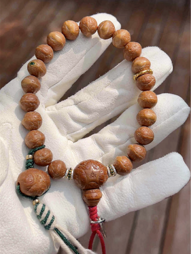 看你玩的串就知道是哪一门派!