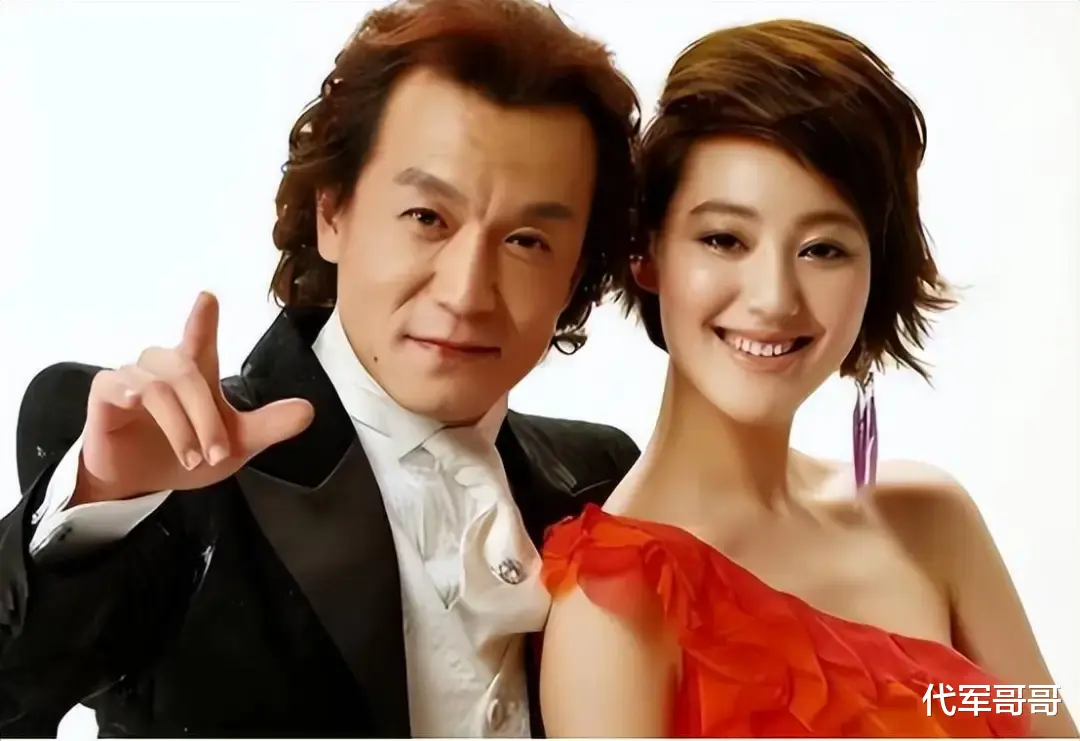 私生活混乱？遭央视“开除”？被传与小尼结婚的她，如今怎样了