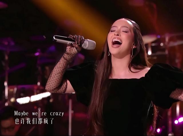 那英|那英被封“歌王”遭质疑，外国选手现场爆料，那英：我敢接受负评