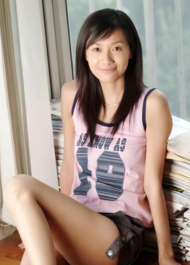 从19岁开始男人不断，半百了还没玩够，“风流才女”徐静蕾现形记