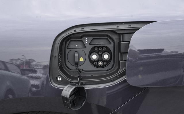 前排双零重力座椅，综合续航1155km+魔毯悬架，中大型车值得一看