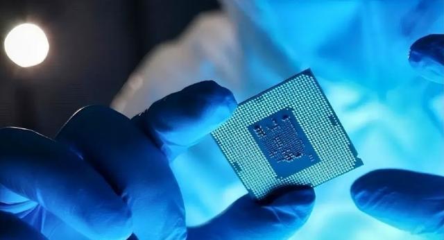 前11个月中韩芯片出口额对比：韩国高达1275亿美元，中国有多少？