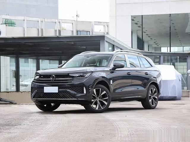 德系中大型SUV！配铝合金缸盖，有自动泊车，降至17万，油耗7L
