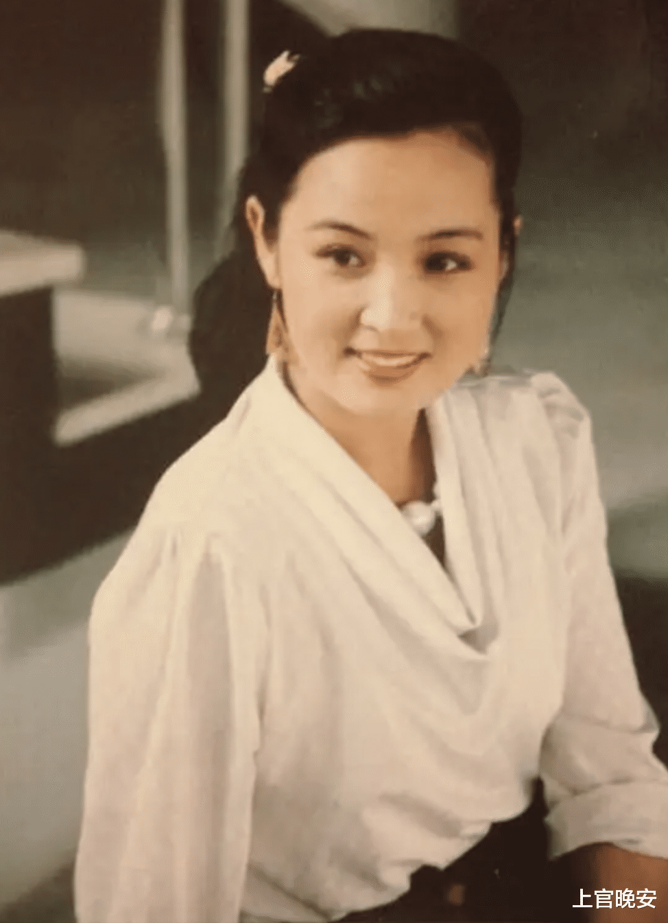 电影《红楼梦》预告片放出,看了关晓彤饰演的贾元春,不吐不快