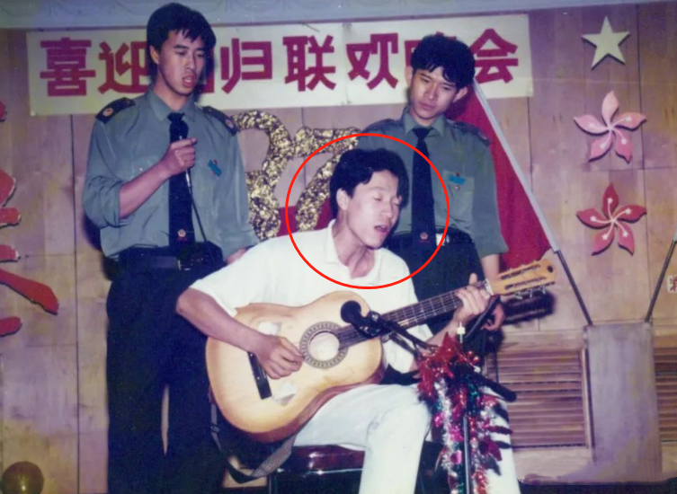 不会英语,不懂日语,保安出身的他,却在《披荆斩棘》叱咤风云