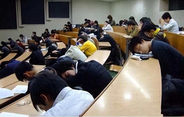 大学生就业太难？人民日报怒批当代大学生：你不失业，天理难容！