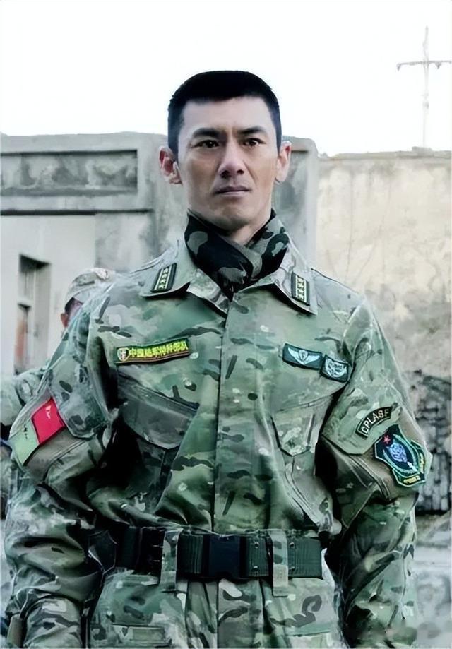 醒醒吧！没军人气质就不要尬演，真正演出军人气场的只服这5位