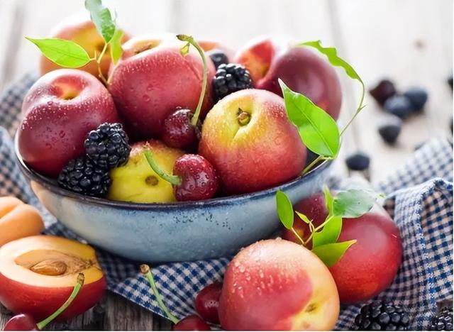 62岁男子坚持不吃晚饭,血脂血管大变样,1年后身体状况让人惊讶