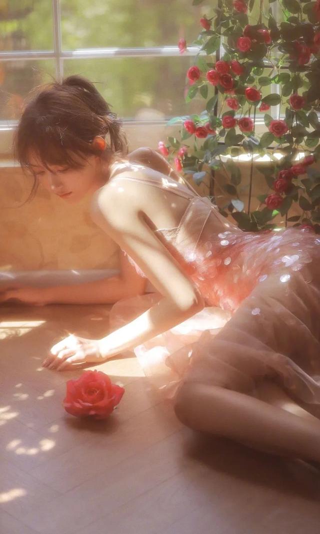 王校长严选!快手早期网红,美背大长腿身材颜值双在线!