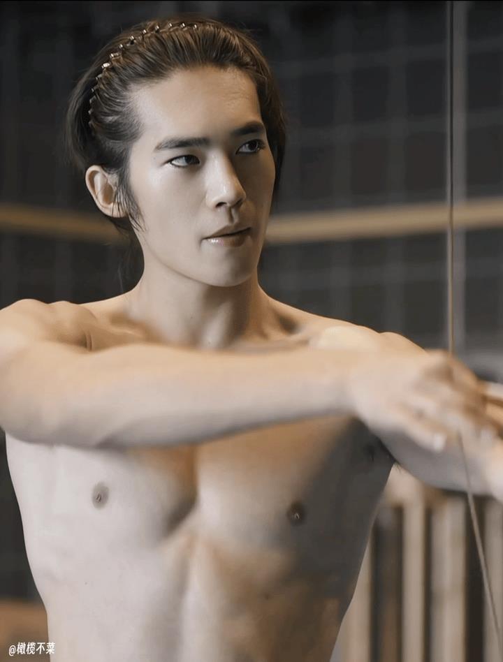 平心而论,内娱真正的绝色美男只有12位,他们酷帅雅痞,清新性感
