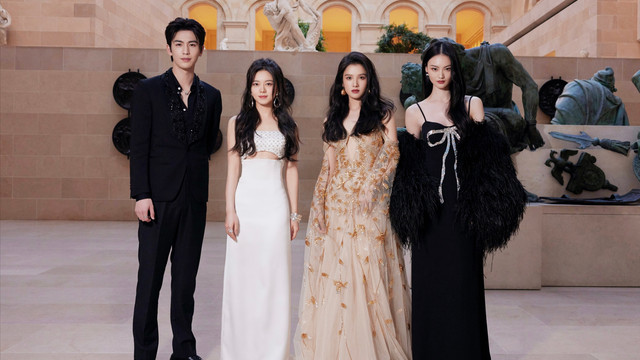 当代男明星半穿裤子惹争议，是时尚潮流还是哗众取宠？