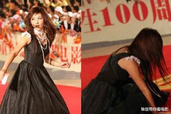 何洁一家五口泰国之旅：38岁她半头白发成焦点，两女儿颜值身材对比引热议！