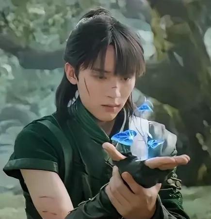 没有对比就没有伤害,看了周翊然,才知道肖战的唐三有多好!