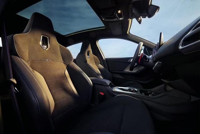 全系标配2.0T发动机，全新BMW 2系四门轿跑中国上市