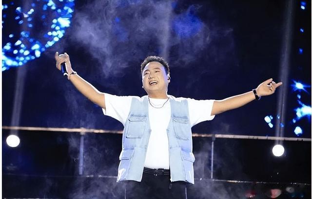 奔跑吧兄弟|31岁登春晚爆红后，他第一件事，就是连夜回家给女儿扫墓