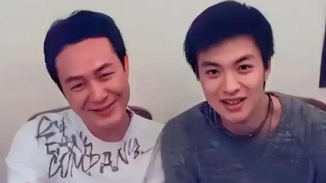 大粉回踩！女粉曝和张颂文酒店见面细节，中意00后，央视正剧黄了