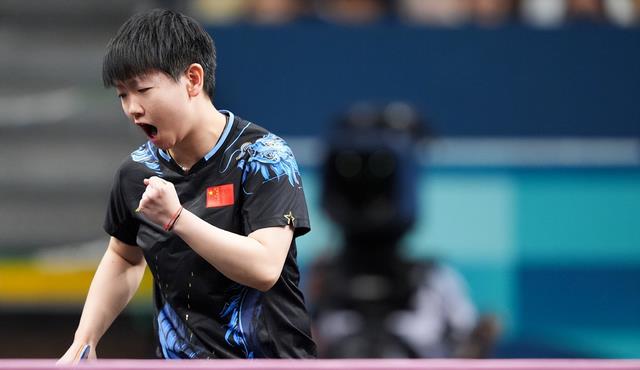 持续发酵!亚飞店铺商品清空,评论区全是举报,黄晓明这波赢麻了