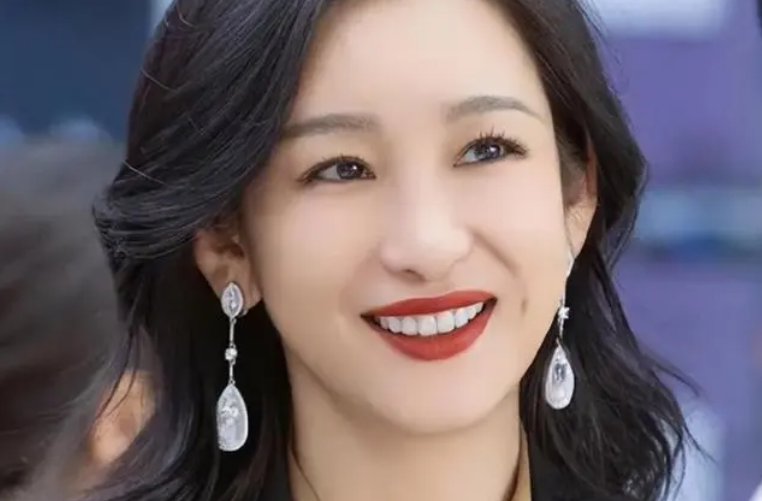 今晚开播！秦海璐又一都市情感大剧来袭，除了老戏骨，4位男搭档成亮点