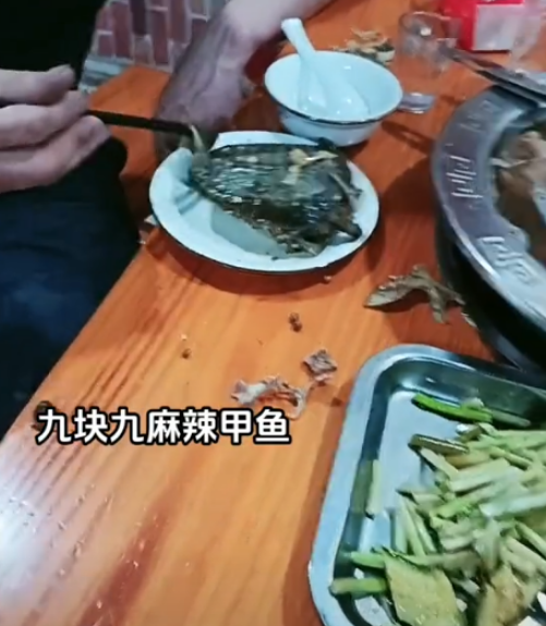 网红“新蔡骨头哥”去世，生前常吃甲鱼惹争议，大口吃廉价大骨头