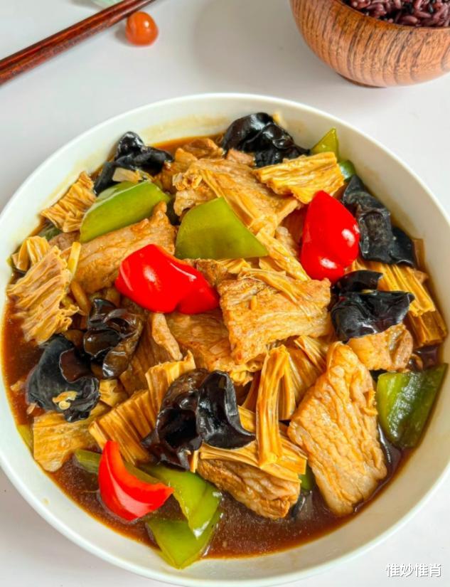 春天,老年人常吃5款补钙菜,腿脚有劲,爬楼梯不费力