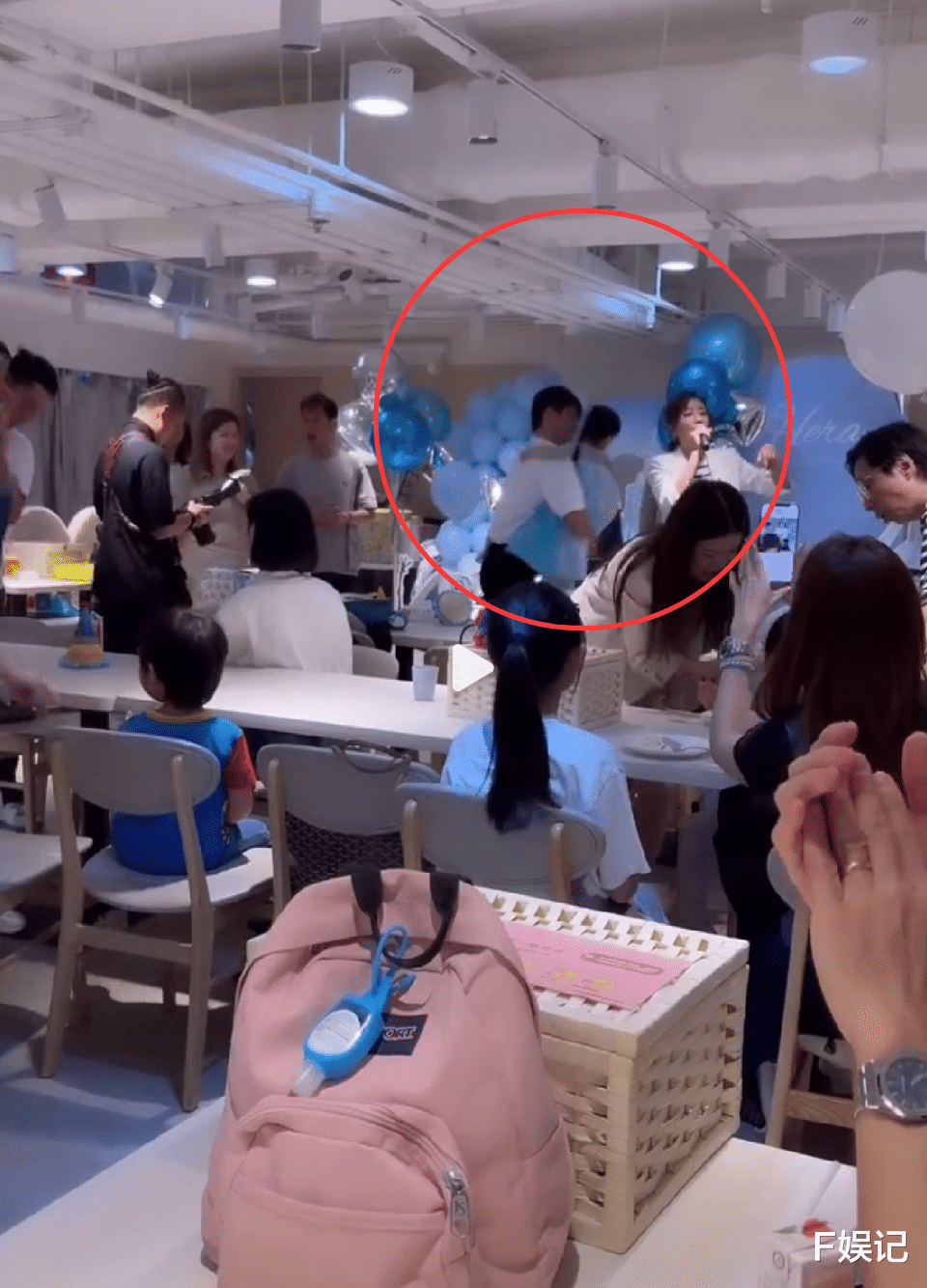 杨怡夫妇为女儿开大型生日派对 女儿收过百份礼物与众多星二代联谊