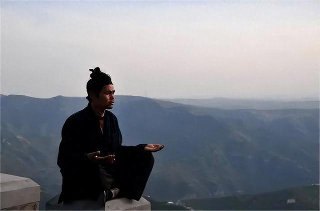 男性如果此部位的毛发变白，说明寿命在逐渐减少，了解吗？