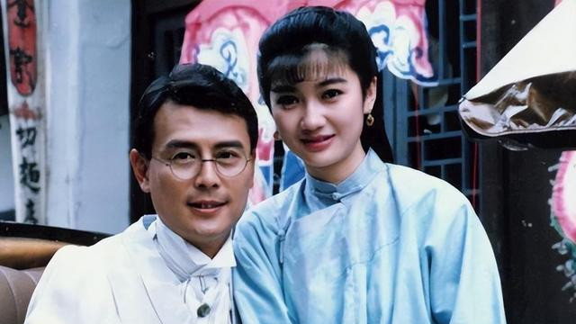 原来她早已离世，29岁与男友坠机而亡，双双殒命于大海之中