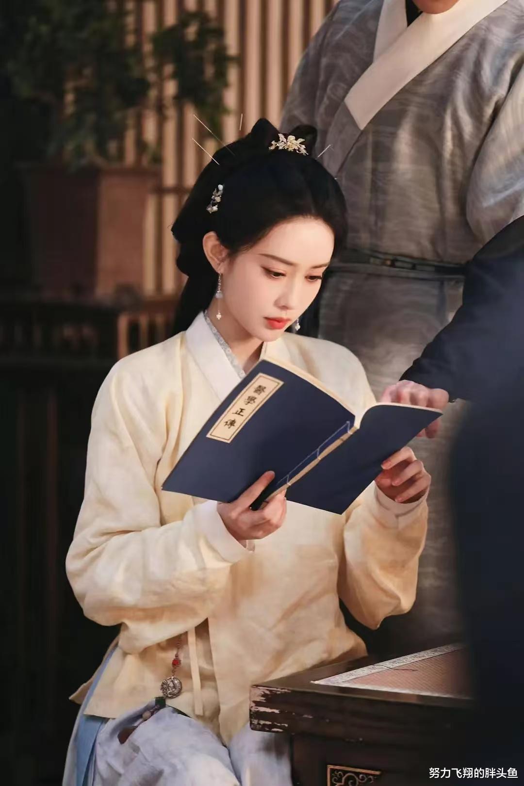 《九重紫》热播,孟子义与赵今麦放一起,才知道女演员气场很重要