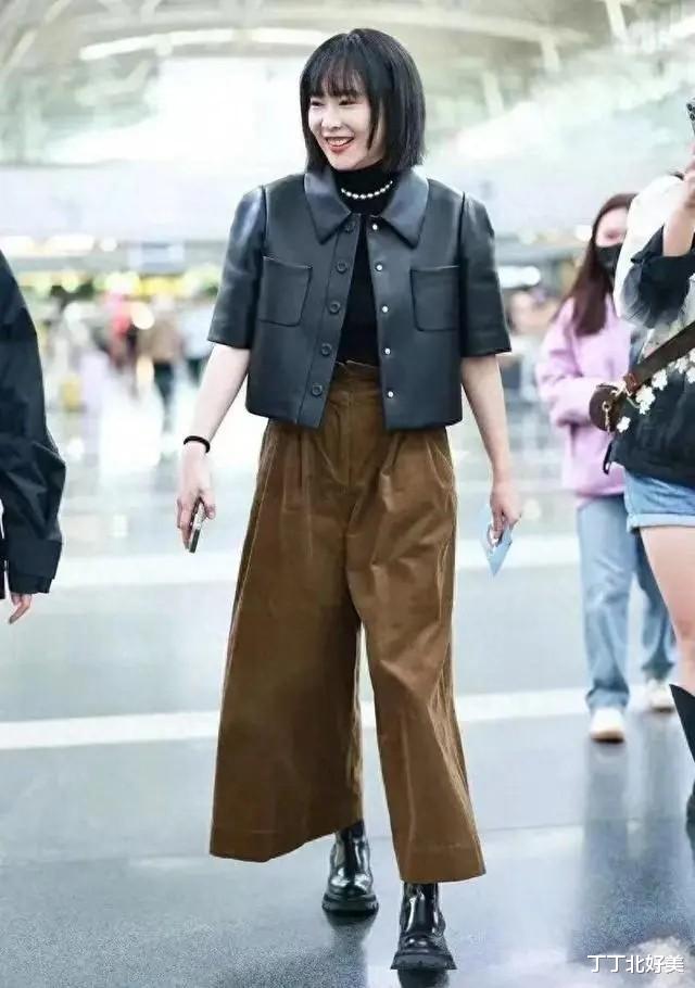 大嫂高叶剪了新刘海像整容，穿皮衣+阔腿裤好美，低调中透露奢华