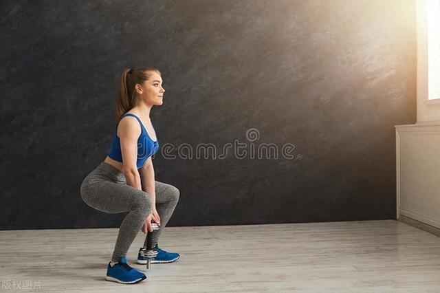 为什么再累也要坚持深蹲？深蹲的好处让你意想不到