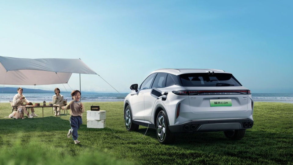 这才是“价格屠夫”!超越版Pro上市,续航1400公里仅售15.99万