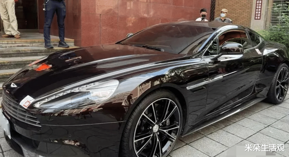 小S:我姐最近经济确实紧张,劝她出来上班,反而被她骂了