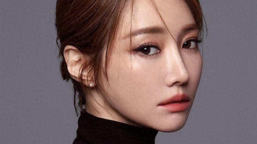 韩国知名女星，接受在便利店打工的挑战，开始她的第一份兼职工作