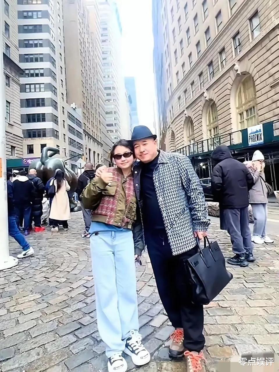 家人们速进！王小利一家的海外大瓜，简直比《乡村爱情》还精彩！