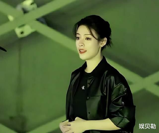 粉丝为陈丽君庆生,激动落泪鞠躬16次,弥补未成文化大使的遗憾