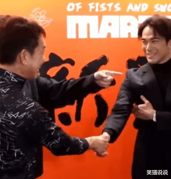 67岁元彪出席活动，面色红润状态佳，钱嘉乐携侄子钱景峰一起亮相