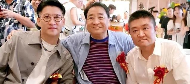 他们几个原本就是一伙的啊?我怎么早没发现呢!