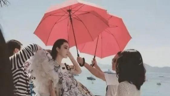 薇娅\空调伞\一夜爆火，100度出门不怕晒，网友：不用空调也不怕