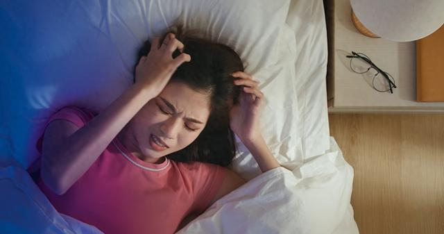 半夜1到 5点总自然醒?2个地方堵了,中医1招打通,帮你睡好觉